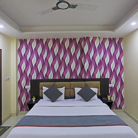 Airport Hotel Rosewood New Delhi Exterior photo