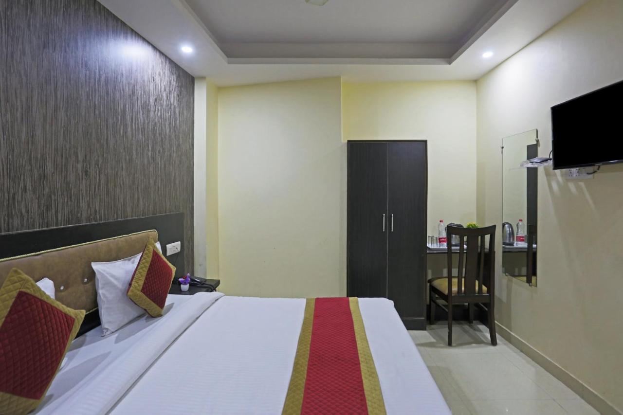 Airport Hotel Rosewood New Delhi Exterior photo