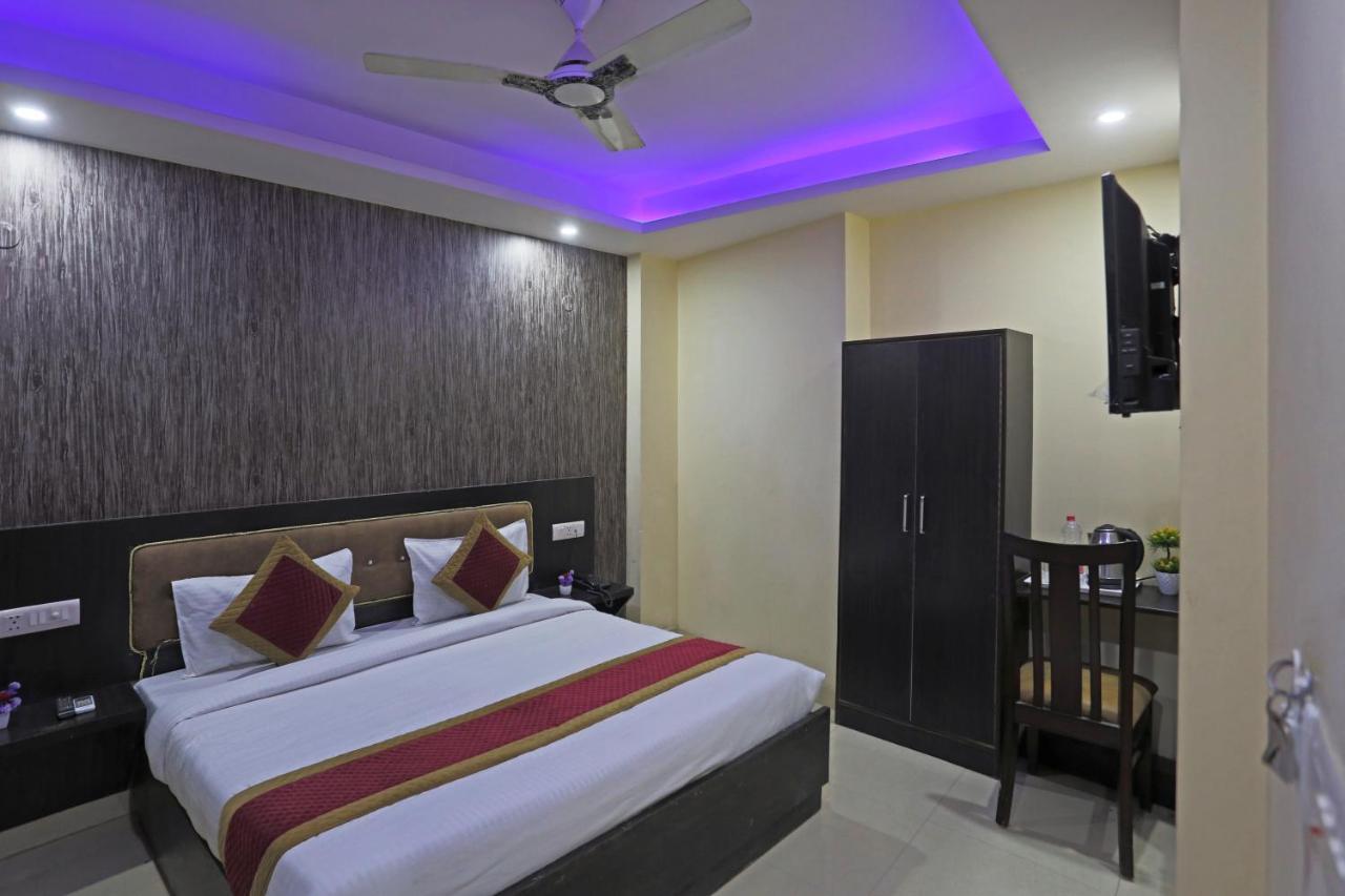 Airport Hotel Rosewood New Delhi Exterior photo