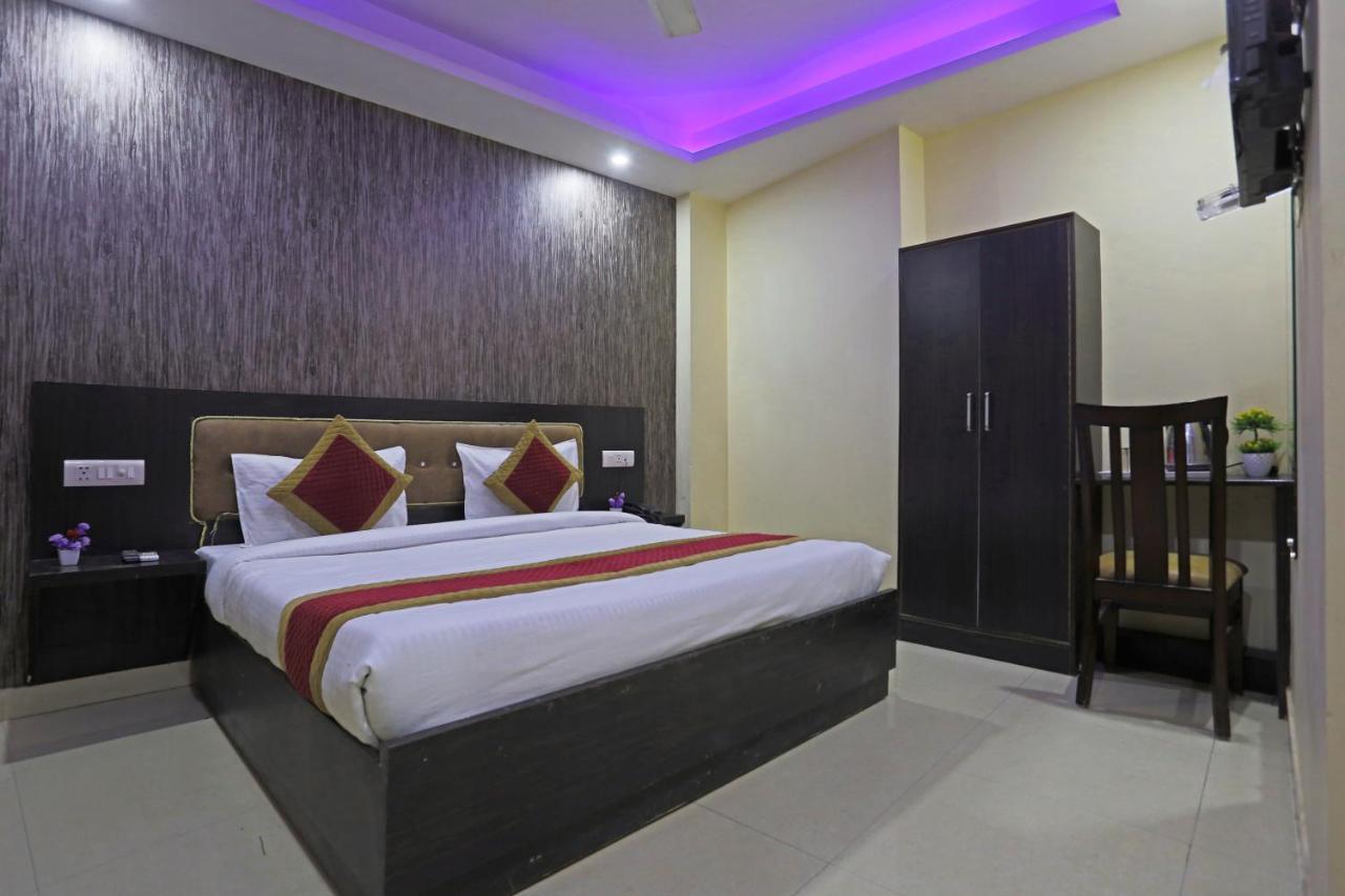 Airport Hotel Rosewood New Delhi Exterior photo