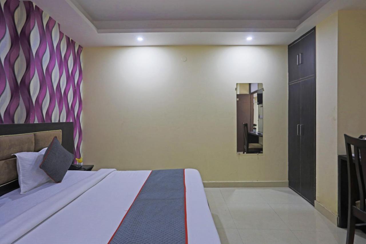 Airport Hotel Rosewood New Delhi Exterior photo