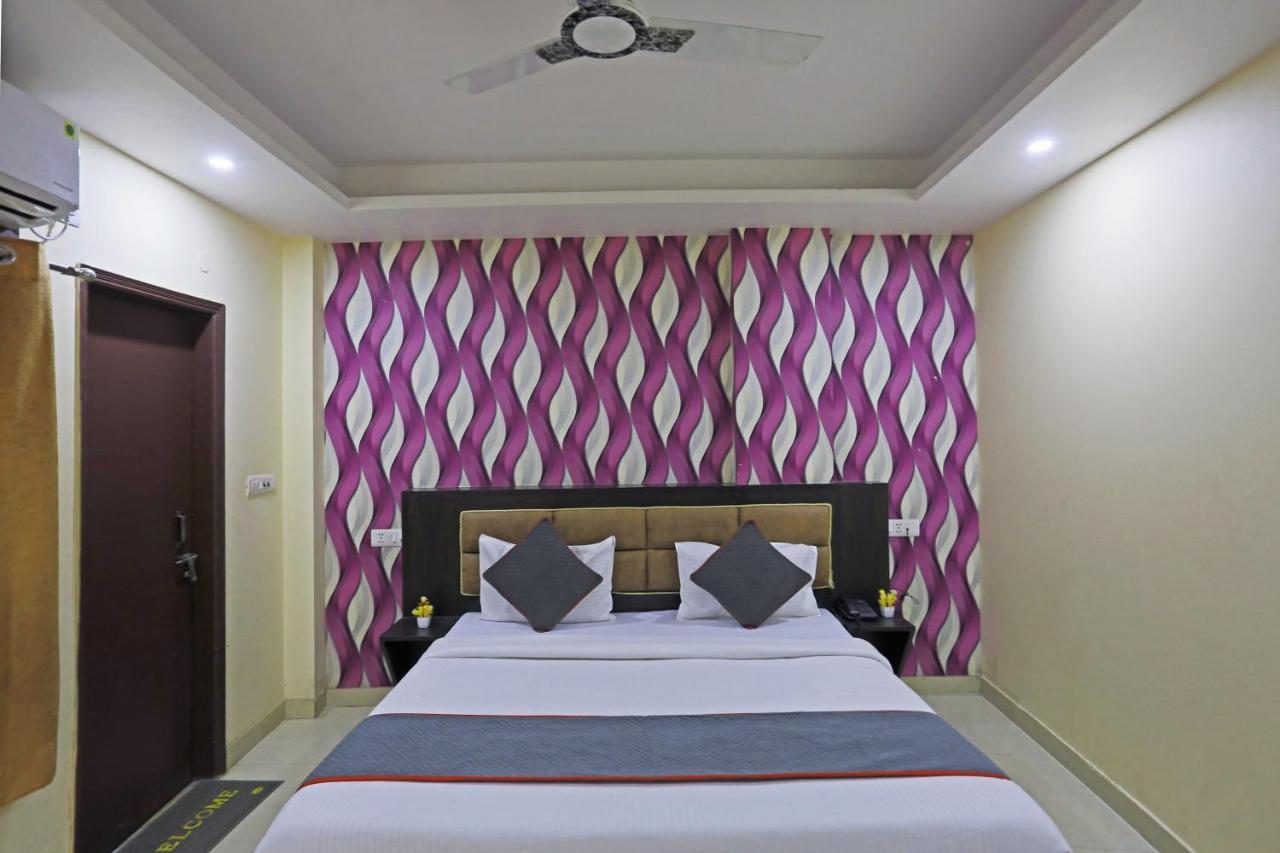 Airport Hotel Rosewood New Delhi Exterior photo