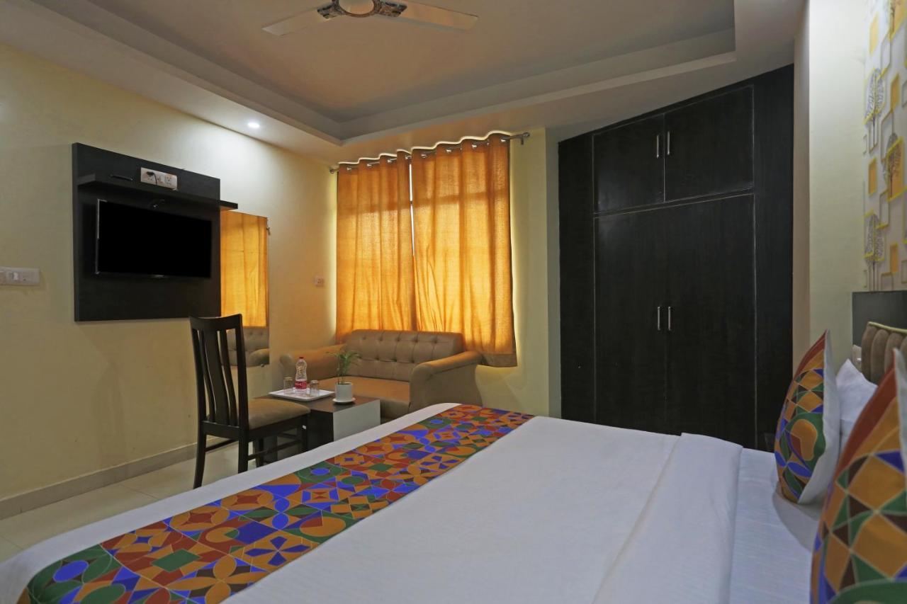 Airport Hotel Rosewood New Delhi Exterior photo