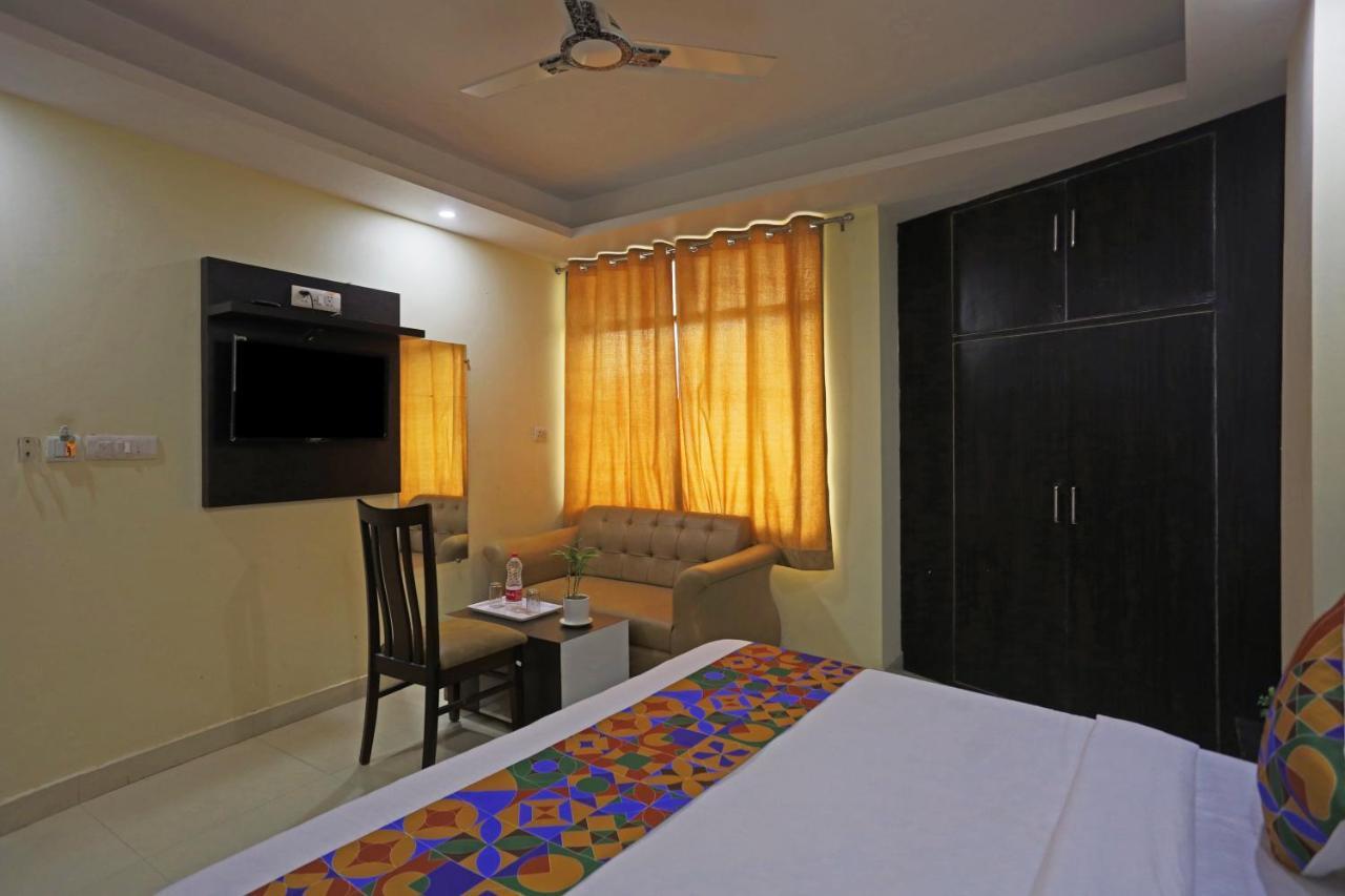 Airport Hotel Rosewood New Delhi Exterior photo