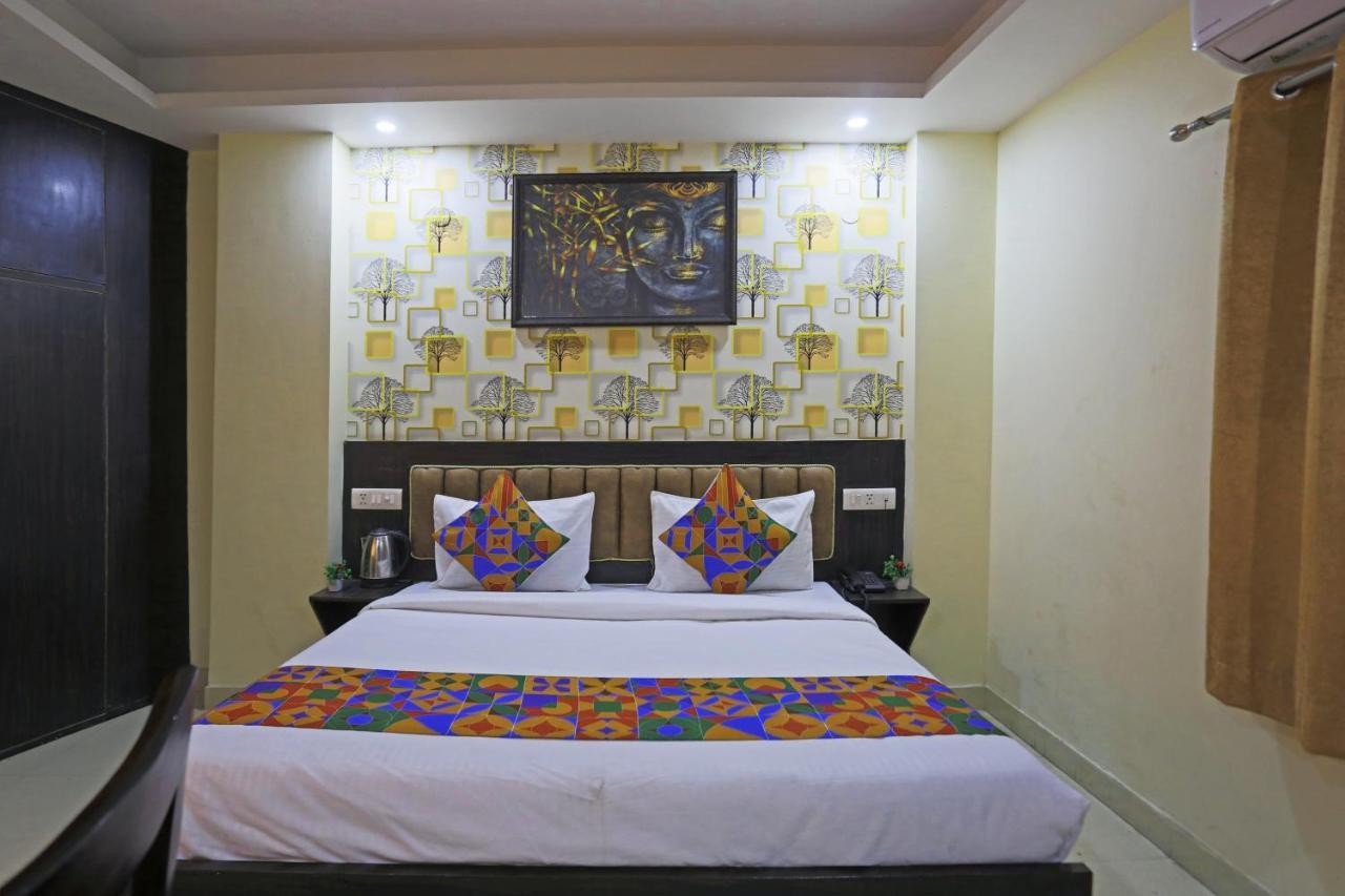 Airport Hotel Rosewood New Delhi Exterior photo