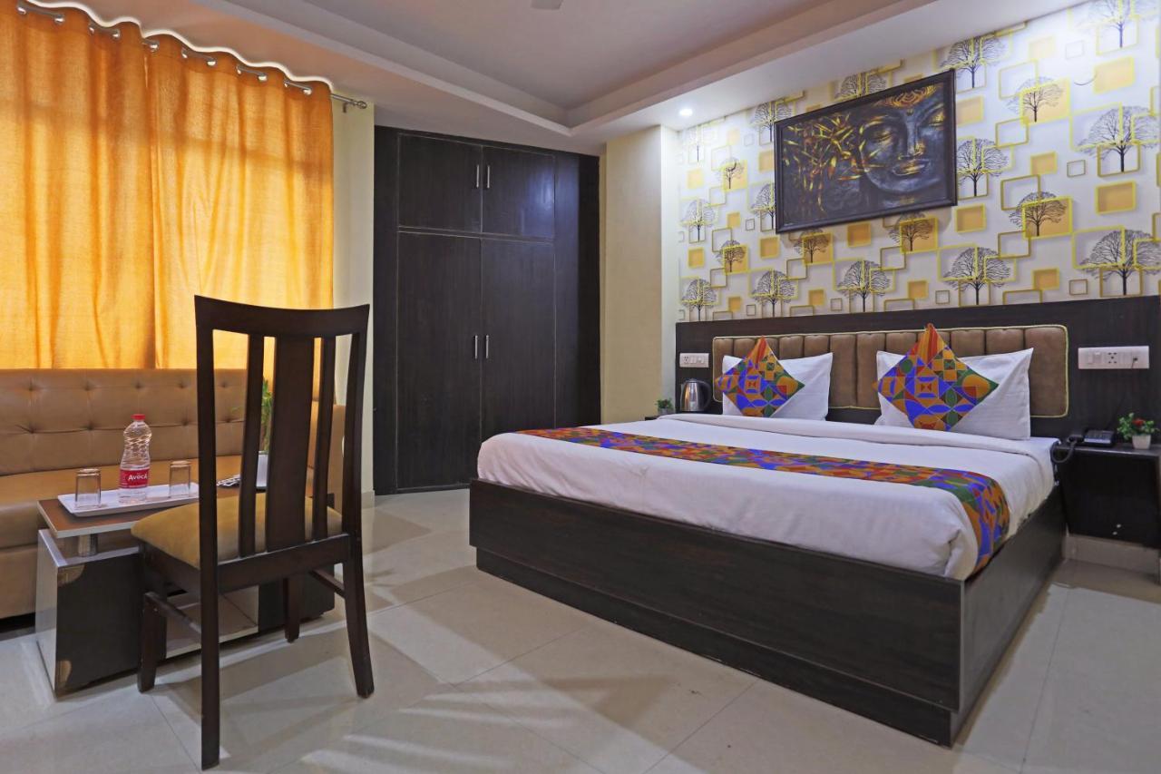 Airport Hotel Rosewood New Delhi Exterior photo