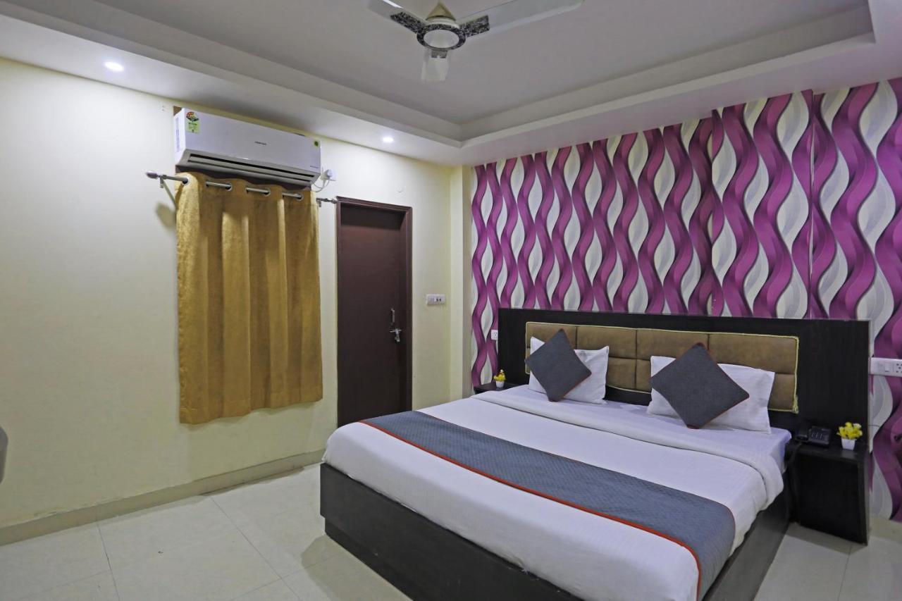 Airport Hotel Rosewood New Delhi Exterior photo
