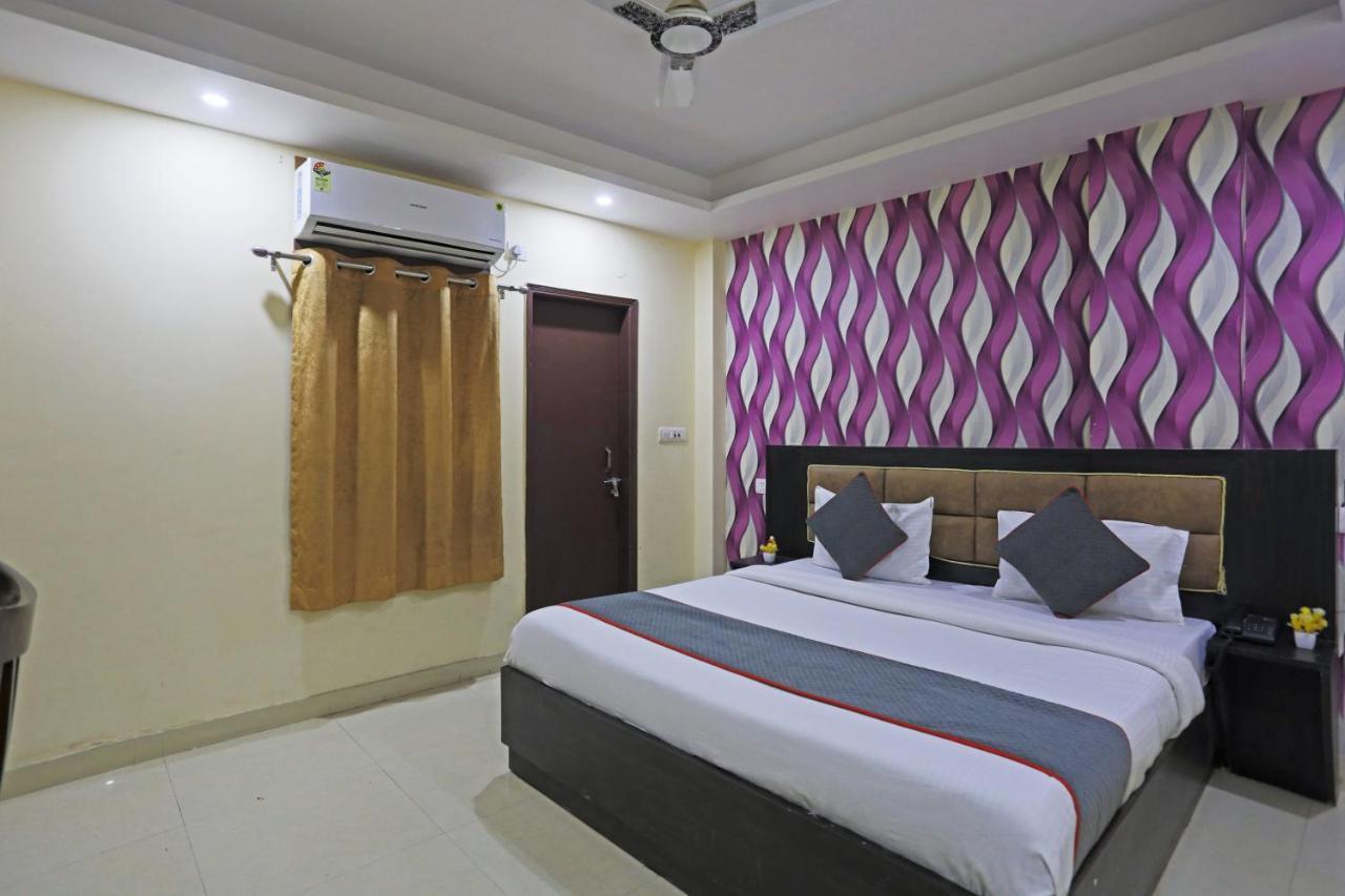 Airport Hotel Rosewood New Delhi Exterior photo